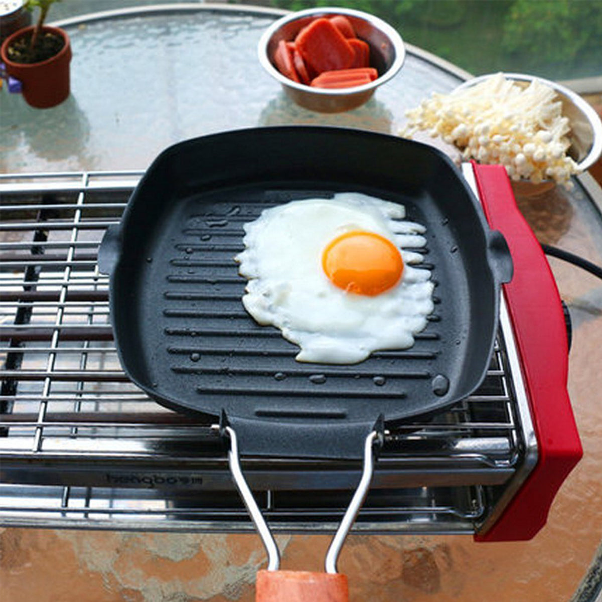 Grill Pan With Folding Handle