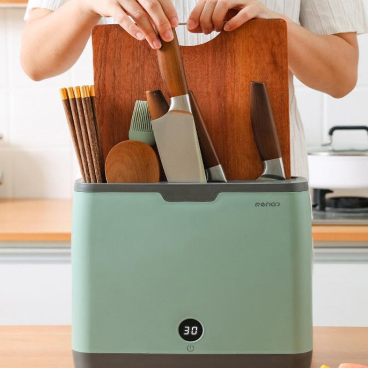 Active Drying Knife Storage